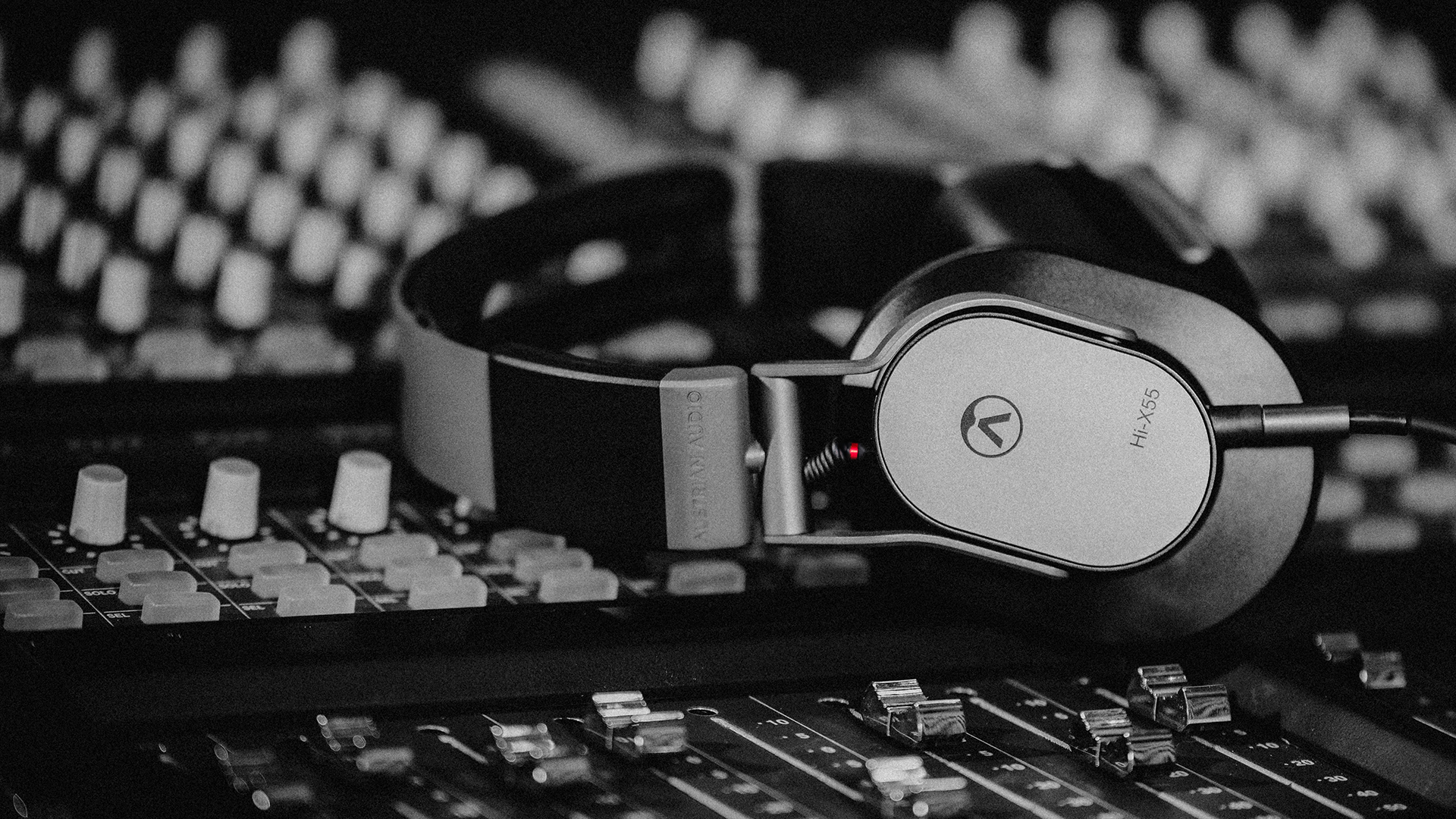 新品 Austrian Audio Hi-X55 ヘッドフォン Amazon.com: Austrian Audio Hi-X55 Headphones - Circumaural Studio