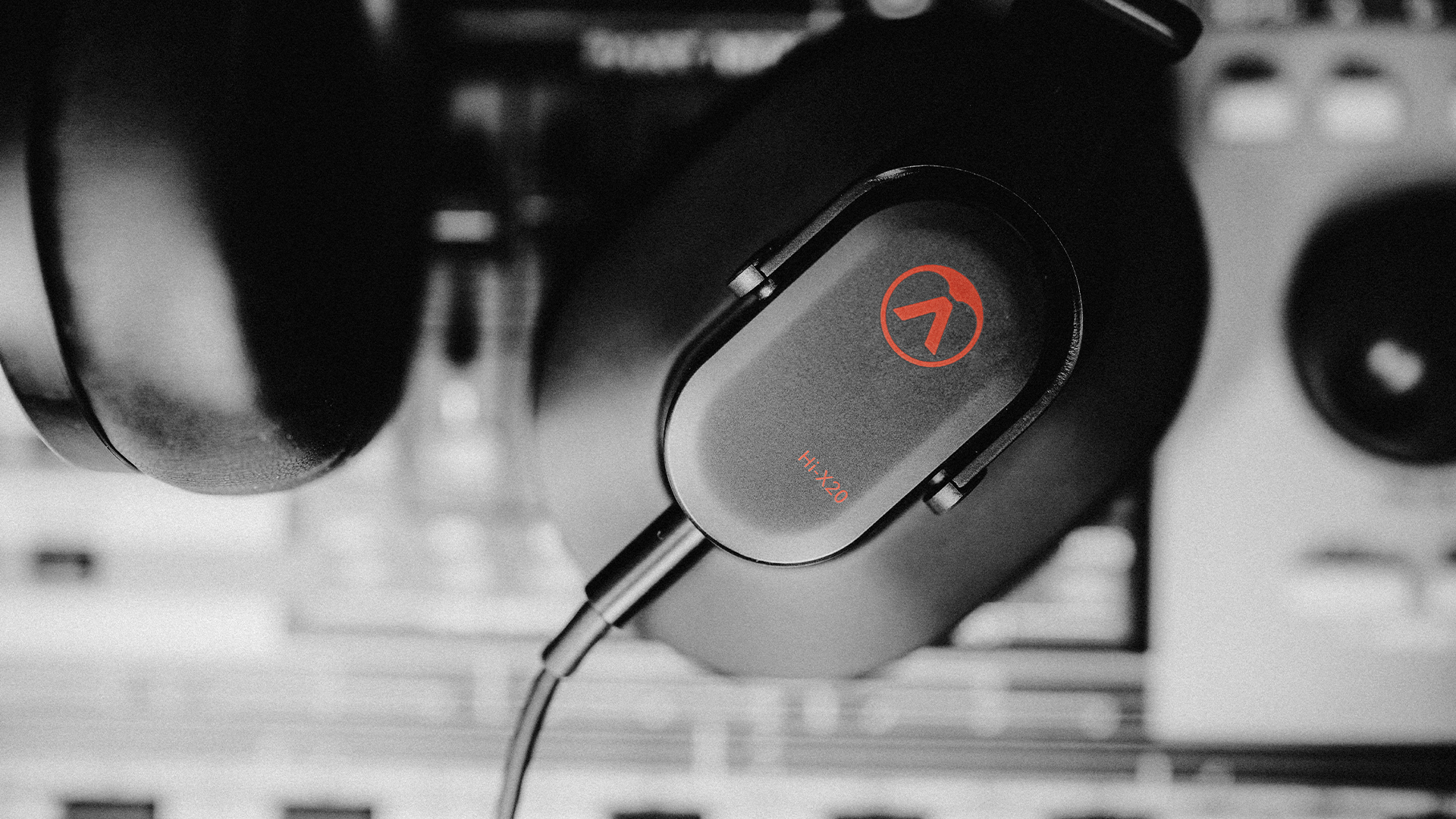 Austrian Audio Hi-X20 | Professional Closed-Back Headphones