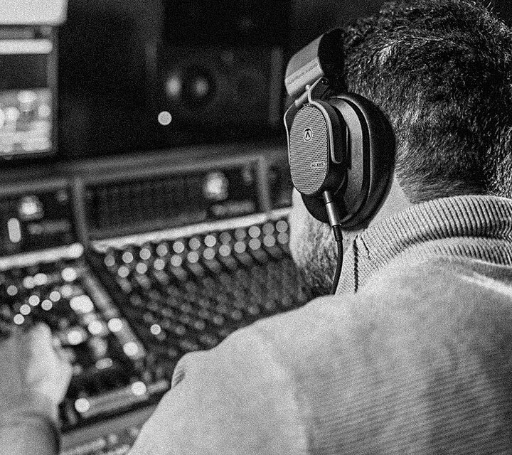 Hi-X65: Built for Decisions. Built for Real Sessions.