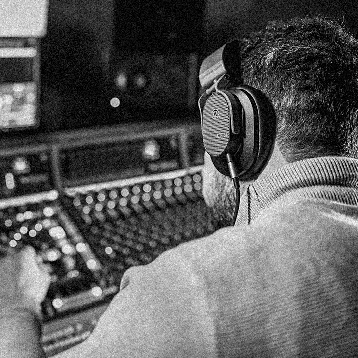 Hi-X65: Built for Decisions. Built for Real Sessions.